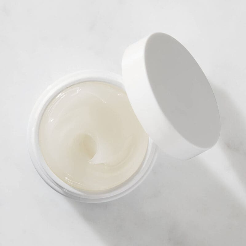 Kiehl’s Clearly Corrective Brightening & Smoothing Moisture Treatment - Image 3
