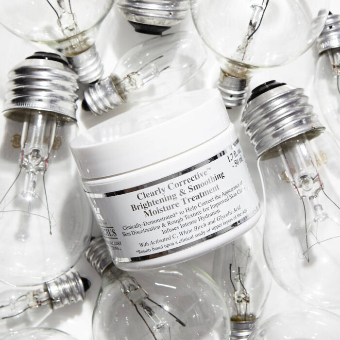 Kiehl’s Clearly Corrective Brightening & Smoothing Moisture Treatment - Image 4